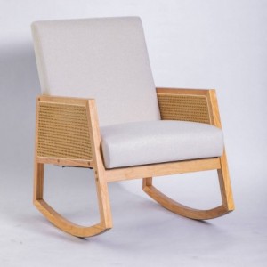 Sillón Mecedora Nórdica NARA de Madera con Rejilla de Ratán y Tapizado Beige – Butaca para Salón o Lactancia
